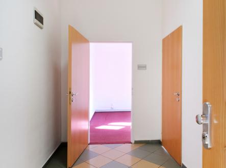 Pronájem kanceláře, 90 m²