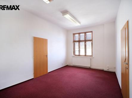 Pronájem kanceláře, 90 m²