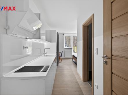 Prodej hotel, 1 978 m²