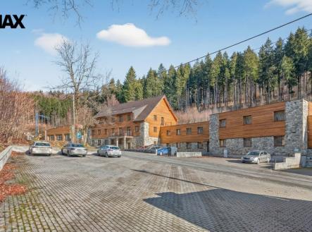 Prodej hotel, 1 978 m²