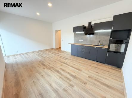 Pronájem bytu, 2+kk, 99 m²