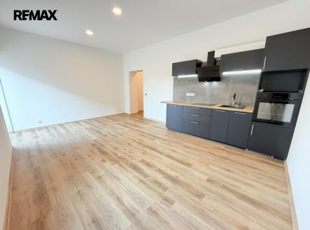 Pronájem bytu, 2+kk, 99 m²