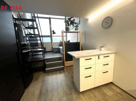 Pronájem bytu, atypický, 41 m²