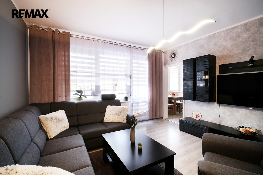 +420 776 335 999, ladislav.urbancik@re-max.cz