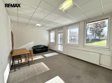 Pronájem kanceláře, 41 m²