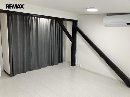 Pronájem bytu, 2+kk, 58 m²
