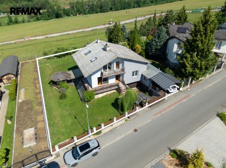Prostorný rodinný dům v klidné lokalitě Pozlovic – ideální místo pro rodinný život