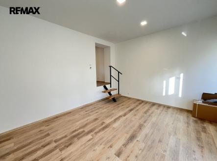 Pronájem bytu, 1+kk, 34 m²