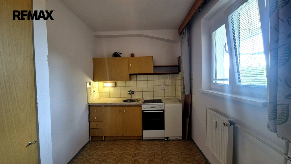 kitchen2-enhanced.jpg