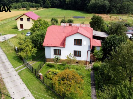 Rodinný dům s velkým pozemkem - Petrovice u Karviné