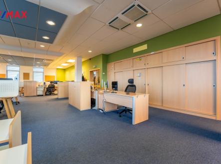 Pronájem obchodní prostor, 540 m²