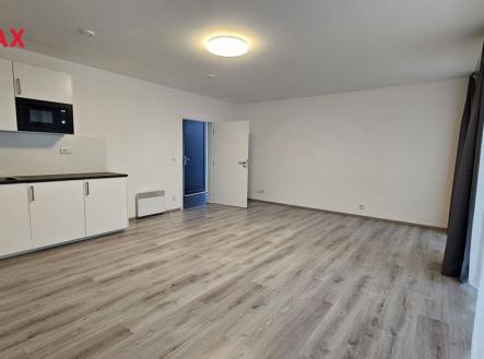 Pronájem bytu, 1+kk, 32 m²