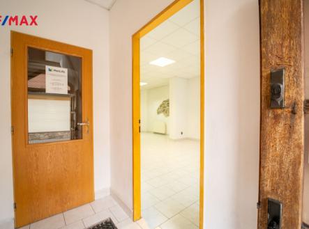 Pronájem - kanceláře, 42 m²