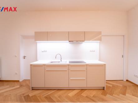 Pronájem - kanceláře, 43 m²