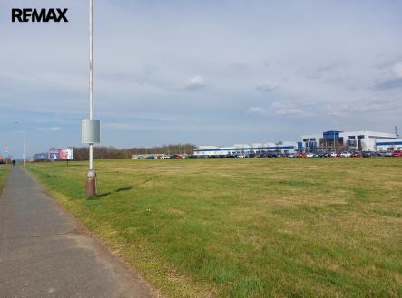 Prodej pozemku pro komerční výstavbu, 8 994 m²