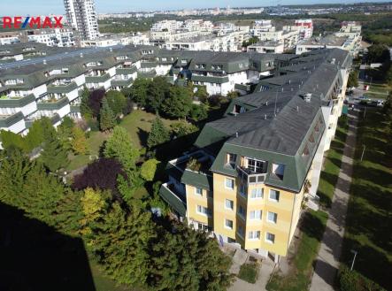 Prodej obchodní prostor, 141 m²