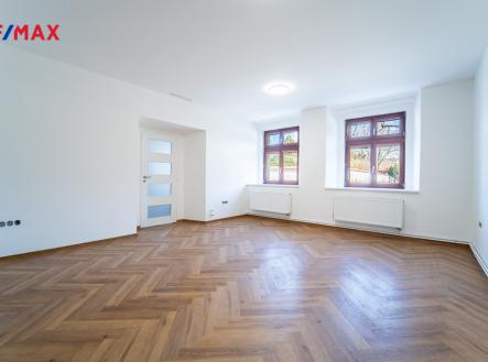 Pronájem - kanceláře, 69 m²