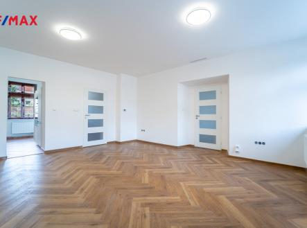Pronájem - kanceláře, 69 m²
