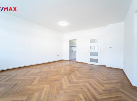 Pronájem - kanceláře, 69 m²