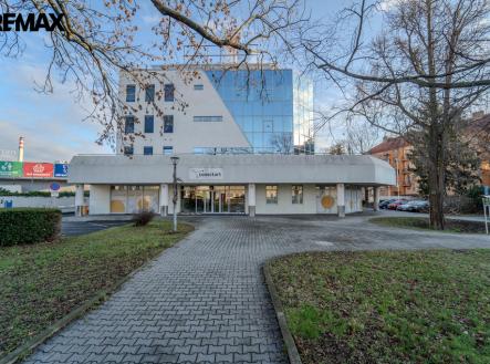 Pronájem obchodní prostor, 540 m²