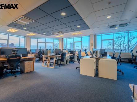 Pronájem obchodní prostor, 540 m²