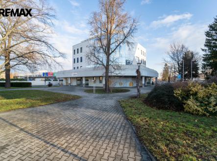 Pronájem obchodní prostory, 540 m²