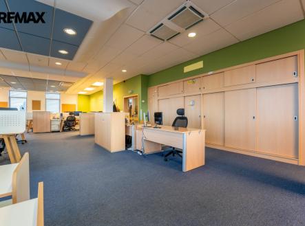 Pronájem obchodní prostory, 540 m²