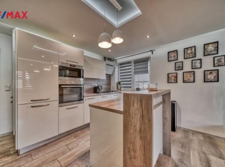 Prodej bytu, 3+kk, 75 m²