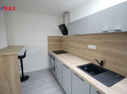 Pronájem bytu, 1+kk, 34 m²