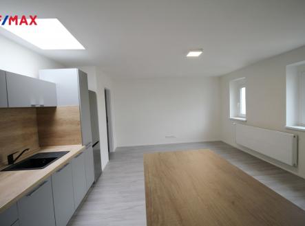 Pronájem bytu, 1+kk, 34 m²