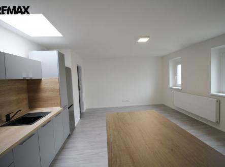 Pronájem bytu, 1+kk, 34 m²