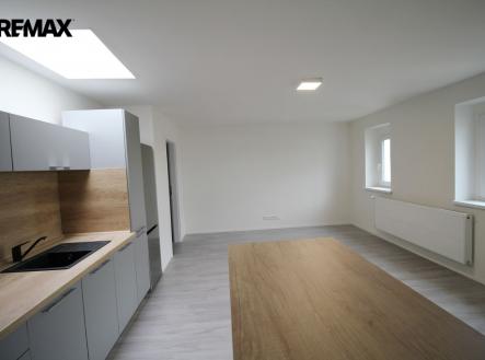 Pronájem bytu, 1+kk, 34 m²
