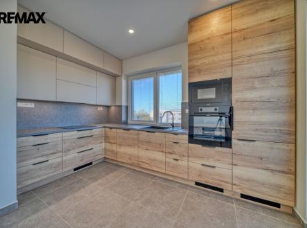 Pronájem bytu, 2+kk, 1 229 m²