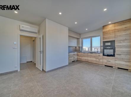 Pronájem bytu, 2+kk, 1 229 m²