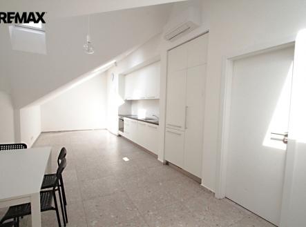 Pronájem bytu, 2+kk, 52 m²