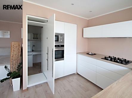 Pronájem bytu, 3+kk, 68 m²