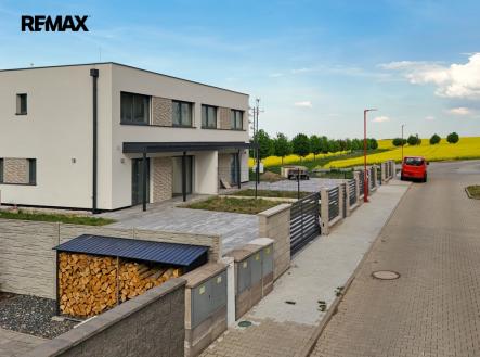 Pronájem domu/vily, 213 m²