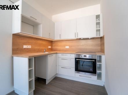Pronájem bytu, 1+kk, 38 m²
