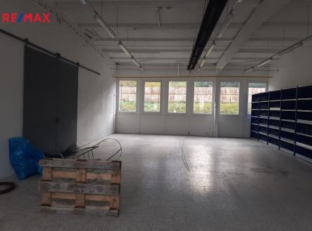 Pronájem skladovací prostor, 129 m²