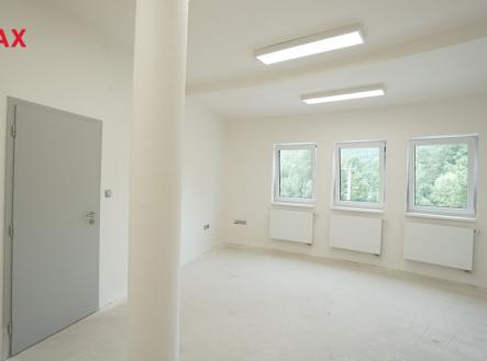 Pronájem - kanceláře, 163 m²