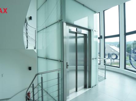 Pronájem kanceláře, 163 m²