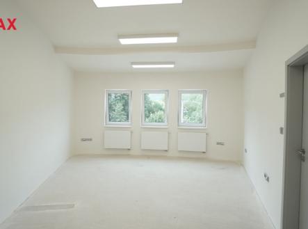 Pronájem kanceláře, 72 m²