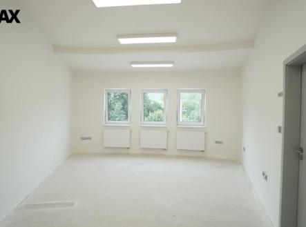 Pronájem kanceláře, 72 m²