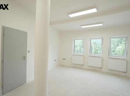 Pronájem kanceláře, 72 m²