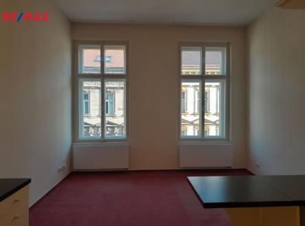 Pronájem bytu, 2+kk, 42 m²