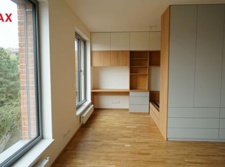 Pronájem bytu, 1+kk, 37 m²