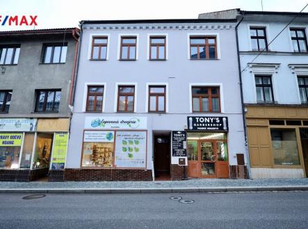 Prodej - nájemní dům, 440 m²