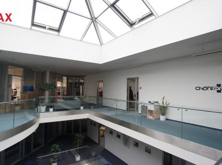 Pronájem kanceláře, 410 m²
