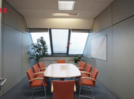 Pronájem kanceláře, 410 m²