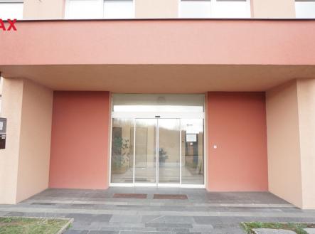 Pronájem - kanceláře, 407 m²